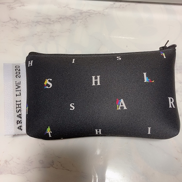 This is 嵐 リメイク ハンドメイド ポーチ トートバッグ バッグ 筆箱 エンタメ/ホビーのタレントグッズ(アイドルグッズ)の商品写真