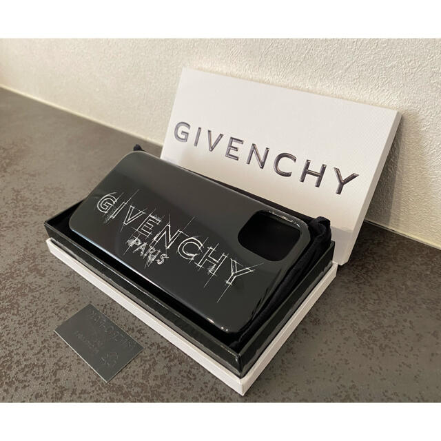 GIVENCHY(ジバンシィ)の☆プレゼントにもオススメ☆【新品】ジバンシー iPhone11 スマホケース スマホ/家電/カメラのスマホアクセサリー(iPhoneケース)の商品写真