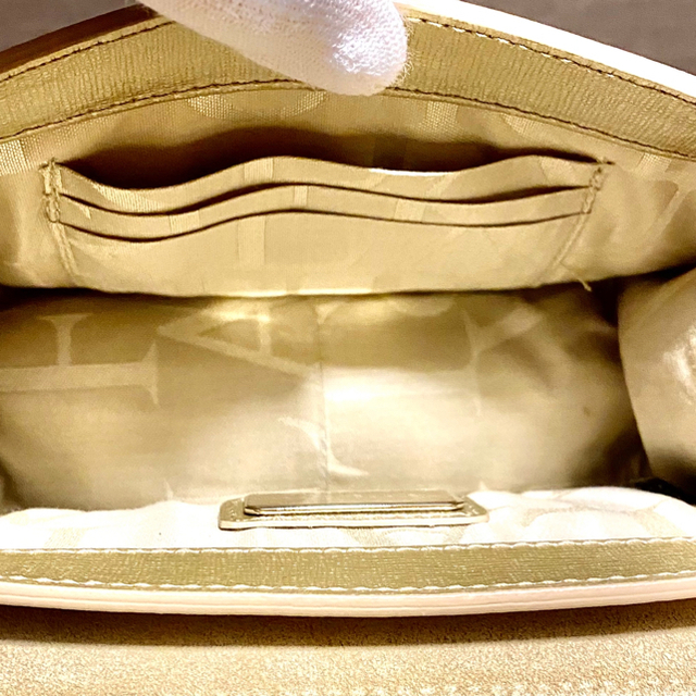Furla(フルラ)の美品　FURLA    フルラ　チェーンショルダーバック　ゴールド　金 レディースのバッグ(ショルダーバッグ)の商品写真