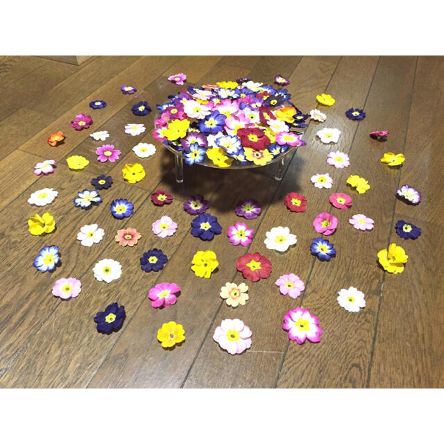 ③ 銀の紫陽花が作ったふんわり可愛い春色プリムラ山盛り50冠です‼️ ハンドメイドのフラワー/ガーデン(ドライフラワー)の商品写真