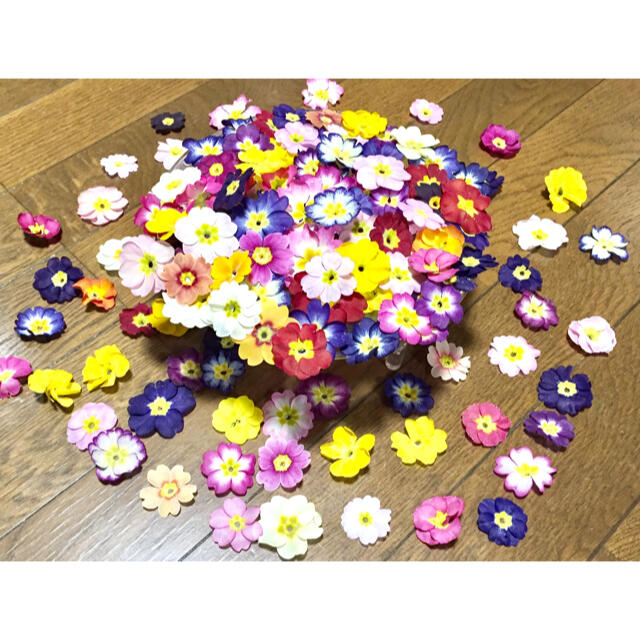 ③ 銀の紫陽花が作ったふんわり可愛い春色プリムラ山盛り50冠です‼️ ハンドメイドのフラワー/ガーデン(ドライフラワー)の商品写真