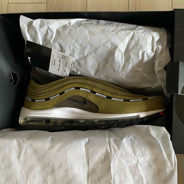 UNDEFEATED(アンディフィーテッド)の27.5cm NIKE AIR MAX 97 /OLIVE UNDEFEATED メンズの靴/シューズ(スニーカー)の商品写真