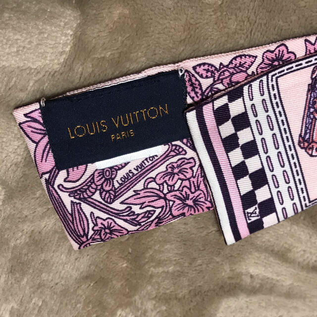 LOUIS VUITTON(ルイヴィトン)のLouis Vuitton ルイヴィトン　ツイリー　スカーフ レディースのファッション小物(バンダナ/スカーフ)の商品写真