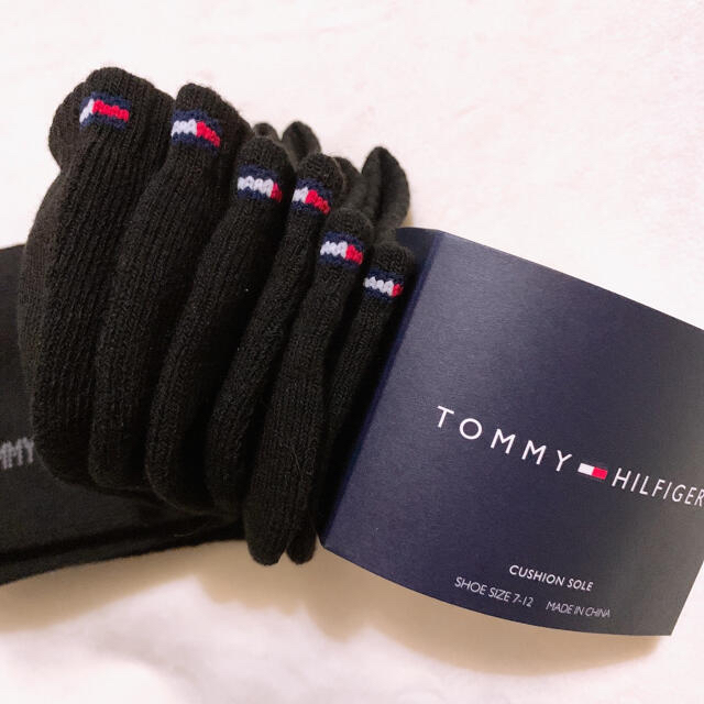 TOMMY HILFIGER(トミーヒルフィガー)のトミーヒルフィガー　メンズ　ショートソックス　パイル　３足　黒　TOMMY メンズのレッグウェア(ソックス)の商品写真