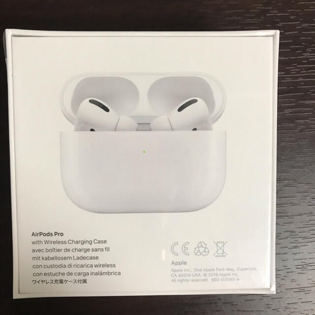 Apple(アップル)の【新品•送料無料】Apple AirPods Pro エアポッズ プロ  スマホ/家電/カメラのオーディオ機器(ヘッドフォン/イヤフォン)の商品写真