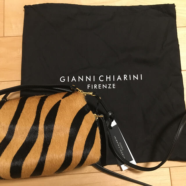 レディースGIANNI CHIARINI ゼブラショルダー　新品　ハラコ