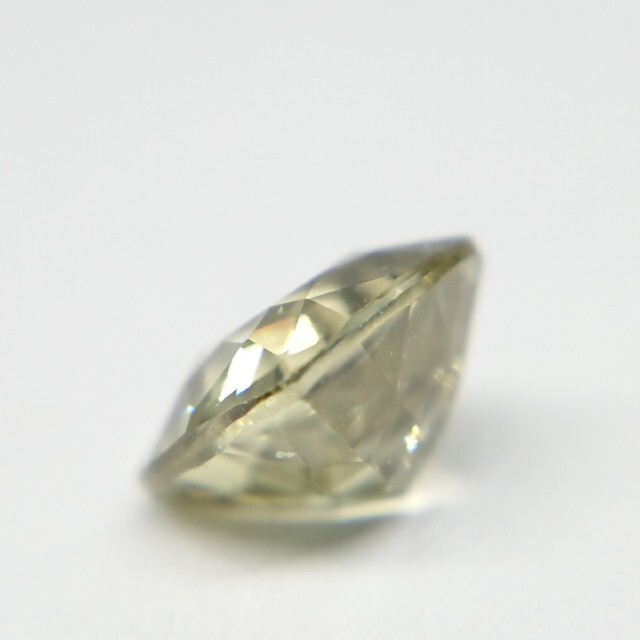 カラーチェンジダイアスポア  0.8ct  ルース1001