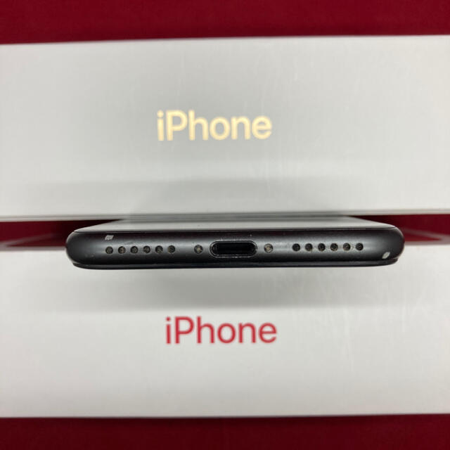 SIMフリー iPhone8 256GB ブラック 美品 3