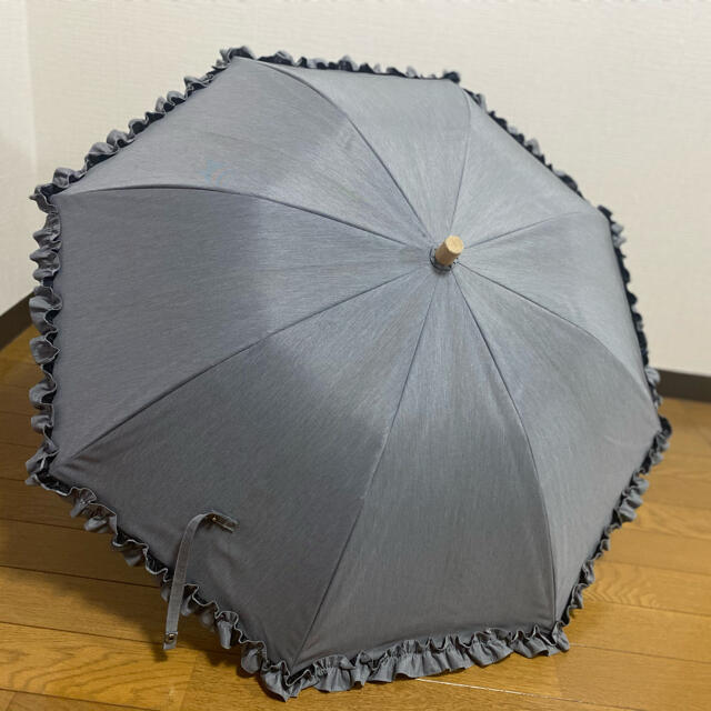 サンバリア100 ショート　フリルフロスト(グレー) レディースのファッション小物(傘)の商品写真