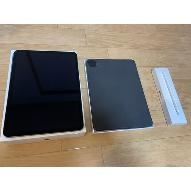 iPad(アイパッド)のiPad Pro 11 cellular SIMロック解除済　256GB セット スマホ/家電/カメラのPC/タブレット(タブレット)の商品写真