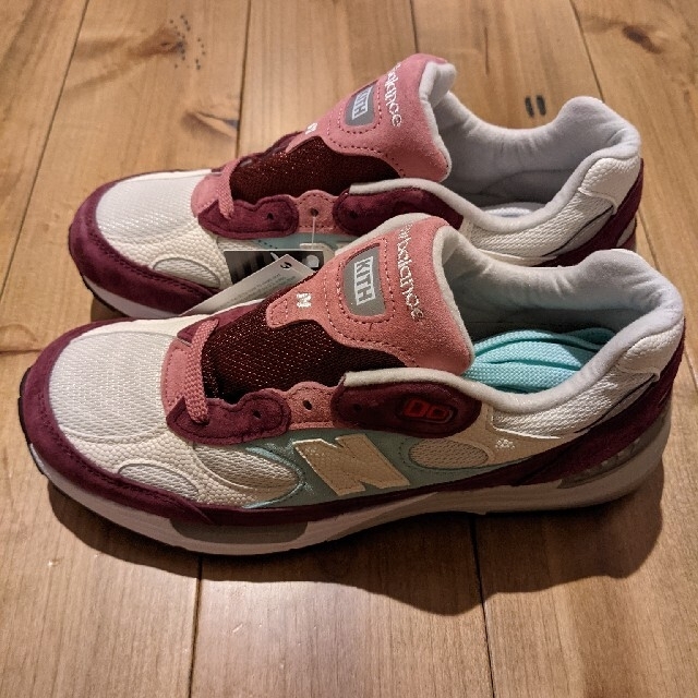 New Balance(ニューバランス)のKITH Ronnie Fieg x New Balance M992 メンズの靴/シューズ(スニーカー)の商品写真