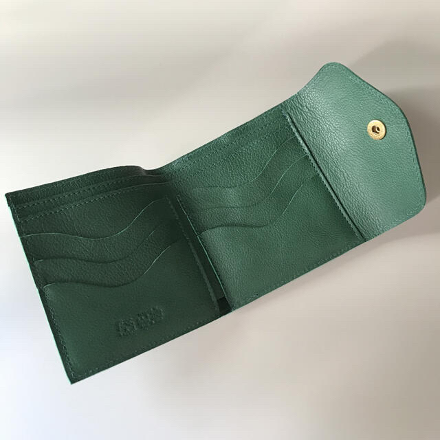 IL BISONTE(イルビゾンテ)の【新品】イルビゾンテ がま口 二つ折り財布 グリーン ヴェルデ レディースのファッション小物(財布)の商品写真