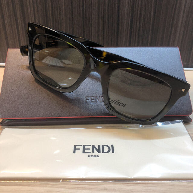 FENDI(フェンディ)のFENDI サングラス FF0216 新品未使用❗️最安値❗️ メンズのファッション小物(サングラス/メガネ)の商品写真