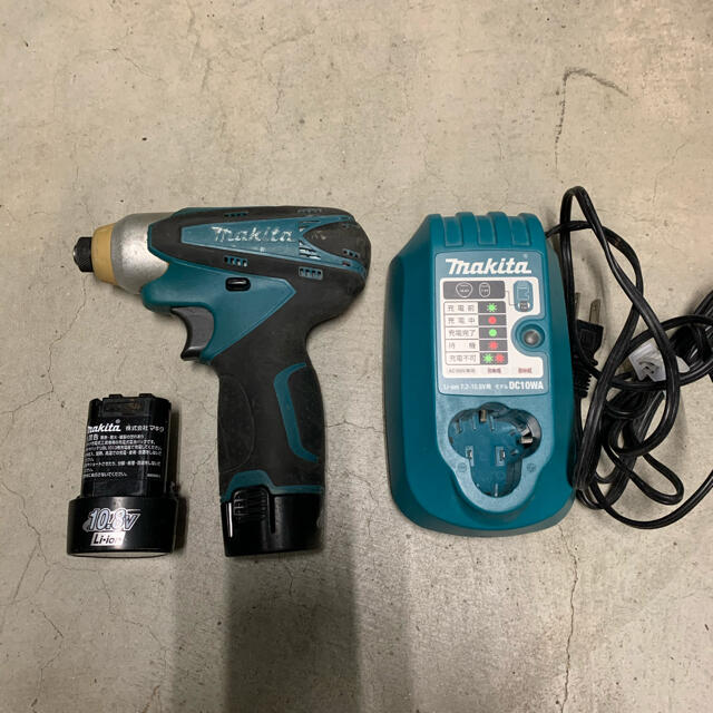 Makita(マキタ)のマキタ　インパクトドライバー　10.8v 自動車/バイクのバイク(工具)の商品写真