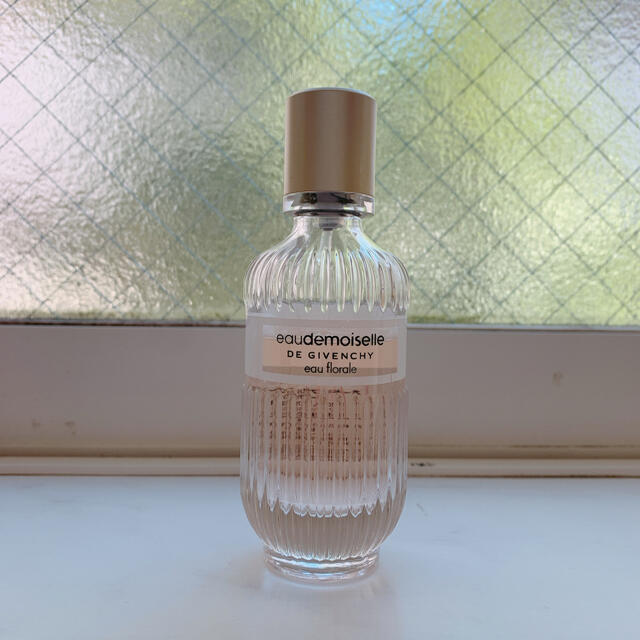 GIVENCHY(ジバンシィ)のGIVENCHY(ジバンシイ)オードモワゼル フローラル　50ml  コスメ/美容の香水(香水(女性用))の商品写真
