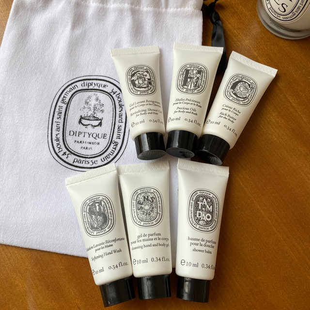 diptyque(ディプティック)のdiptyque 6アイテムセット 巾着つき コスメ/美容のボディケア(ボディオイル)の商品写真