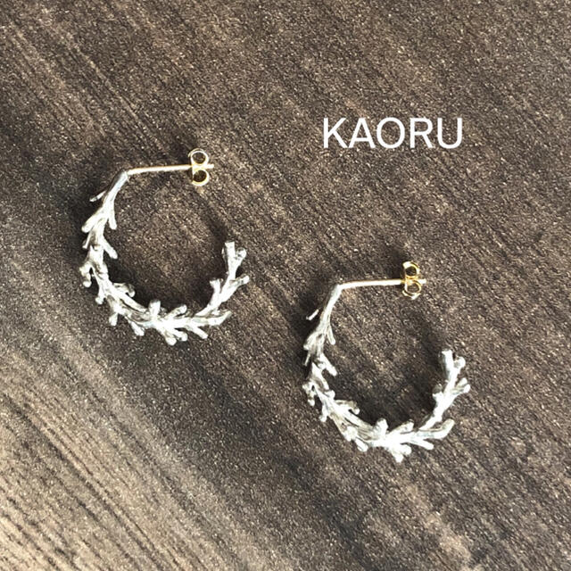 KAORU(カオル)のKAORU フープ ピアス シルバー K18  レディースのアクセサリー(ピアス)の商品写真