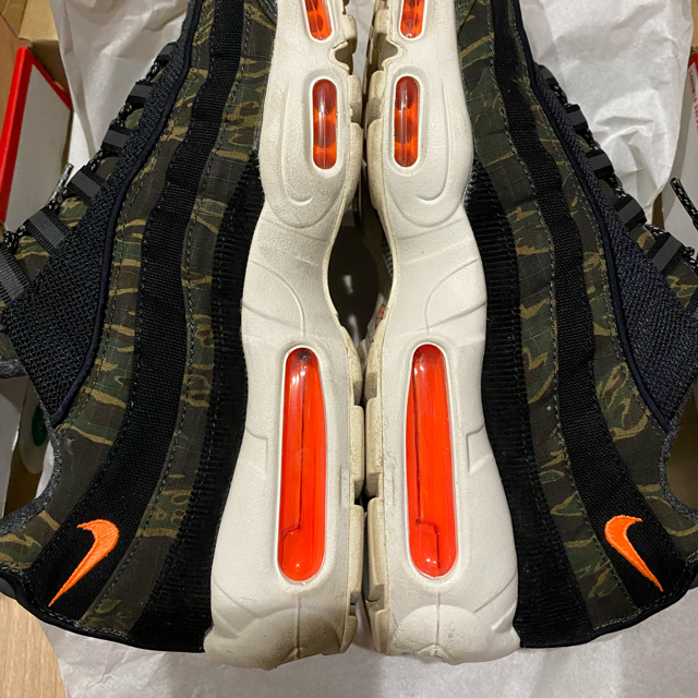 NIKE(ナイキ)のちゃん様専用　AIR MAX 95 WIP カーハート 29cm メンズの靴/シューズ(スニーカー)の商品写真