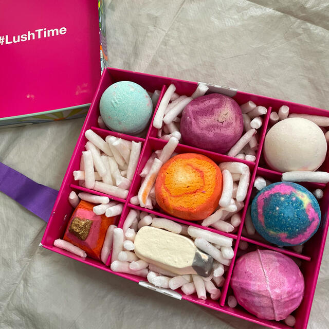 【送料込】LUSH バスボム 8個セット ギフトBOX 訳あり