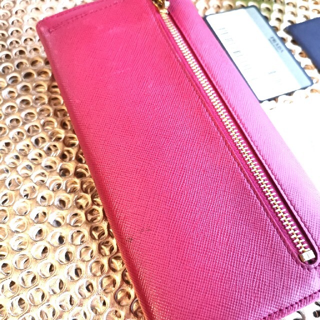 PRADA長財布サフィアーノ♡リボンモチーフ♡ラウンドジップ♡人気色