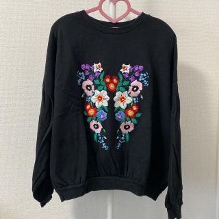 ジュエティ(jouetie)のjouetie 花柄 刺繍スウェット(トレーナー/スウェット)