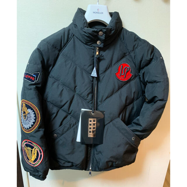 MONCLER(モンクレール)のMONCLER（モンクレール） ジャケット　新品 レディースのジャケット/アウター(ダウンジャケット)の商品写真