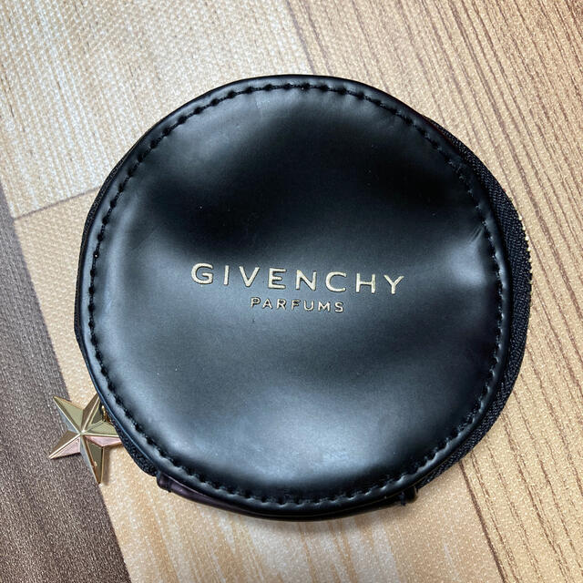 GIVENCHY(ジバンシィ)の小銭入れ　小物入れ レディースのファッション小物(コインケース)の商品写真