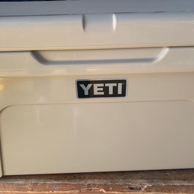 イエティ　クーラーボックス　YETI T undra 65QT TAN