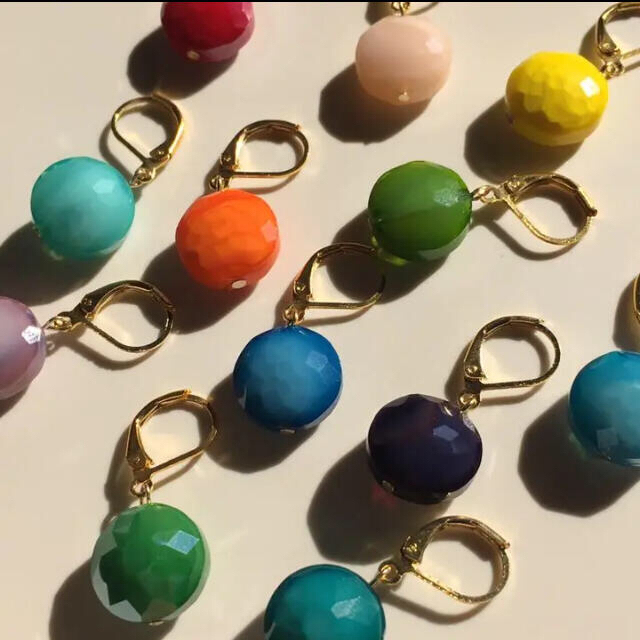 TSUMORI CHISATO(ツモリチサト)の017 一粒ビジュー　丸　オレンジ　ピアス　イヤリング　ハンドメイド　レトロ ハンドメイドのアクセサリー(ピアス)の商品写真