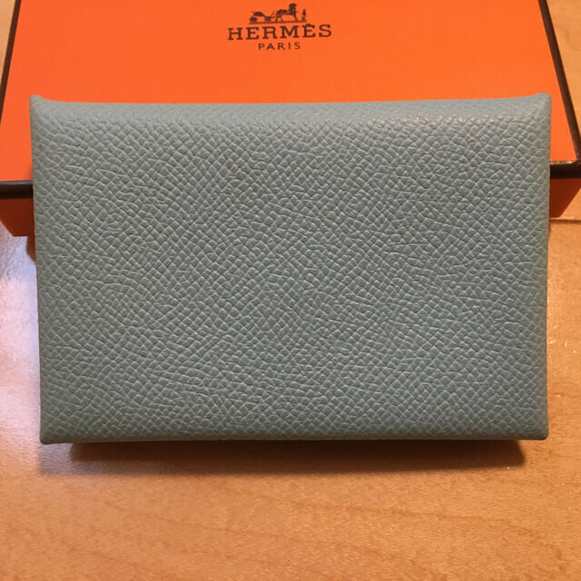 Hermes(エルメス)の【値下げ】エルメスカードケース　新品同様ただし塗装移りあり レディースのファッション小物(名刺入れ/定期入れ)の商品写真