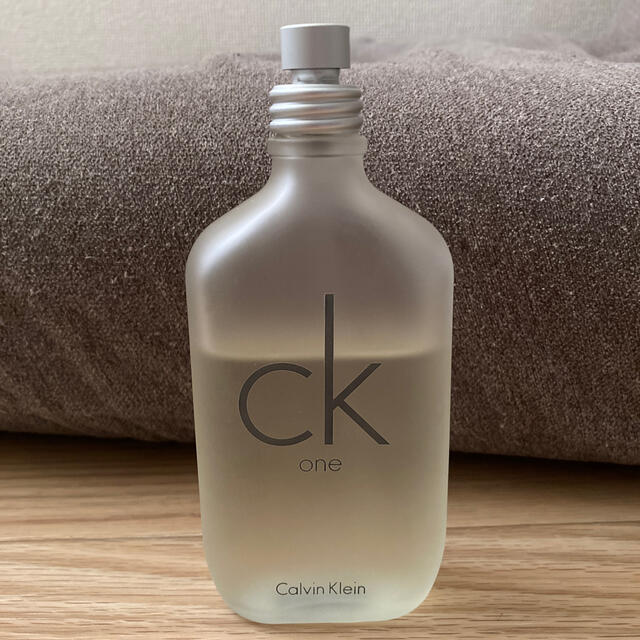 Calvin Klein(カルバンクライン)のカルバンクライン シーケーワン オードトワレ 100ml 香水 コスメ/美容の香水(香水(男性用))の商品写真