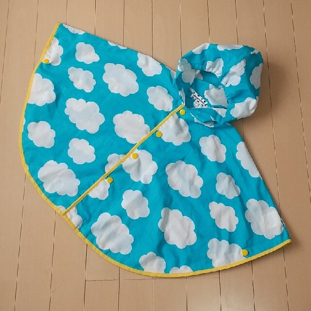 Orange bonbon(オレンジボンボン)のorangebonbon レインポンチョ 80cm 90cm キッズ/ベビー/マタニティのこども用ファッション小物(レインコート)の商品写真