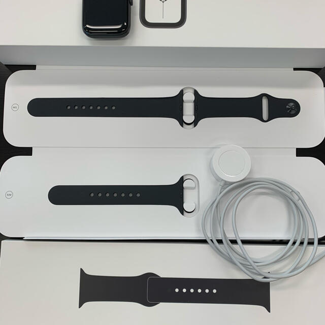 Apple Watch(アップルウォッチ)のApple Watch series4 44mm  スペースグレイ（中古品） メンズの時計(腕時計(デジタル))の商品写真