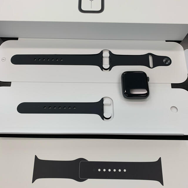 Apple Watch(アップルウォッチ)のApple Watch series4 44mm  スペースグレイ（中古品） メンズの時計(腕時計(デジタル))の商品写真