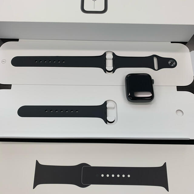Apple Watch series4 44mm スペースグレイ(中古品) Apple Watch series4 44mm スペースグレイ(中古品)
