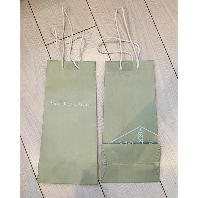 Van Cleef & Arpels(ヴァンクリーフアンドアーペル)のVan Cleef&Arpels ヴァンクリーフ&アーペル　ショップ袋バッグ紙袋 レディースのバッグ(ショップ袋)の商品写真