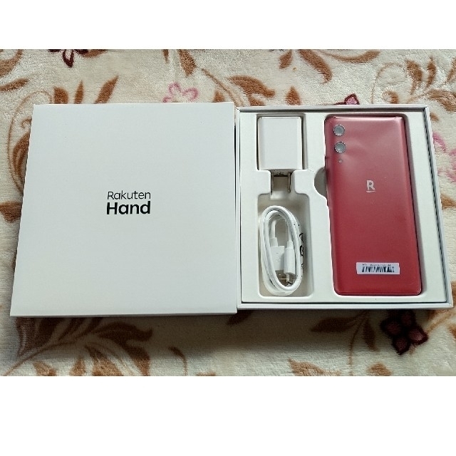 Rakuten(ラクテン)の楽天ハンド P710 RED スマホ/家電/カメラのスマートフォン/携帯電話(スマートフォン本体)の商品写真