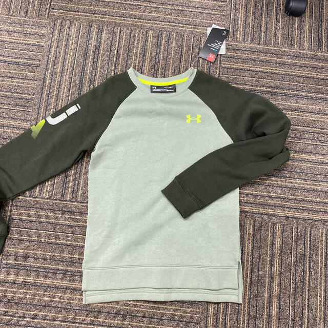 UNDER ARMOUR(アンダーアーマー)のアンダーアーマートレーナー キッズ/ベビー/マタニティのキッズ服男の子用(90cm~)(ジャケット/上着)の商品写真