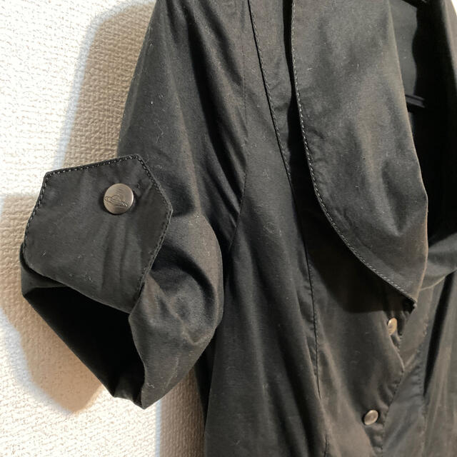 Vivienne Westwood(ヴィヴィアンウエストウッド)のVivian Westwood 黒　伊製　1 綿ストレッチ半袖シャツ レディースのトップス(シャツ/ブラウス(半袖/袖なし))の商品写真