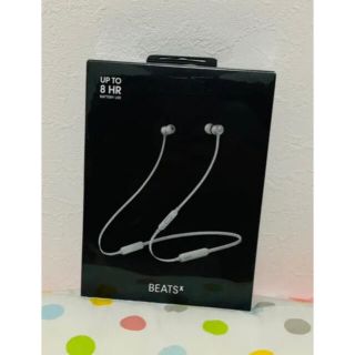 ビーツバイドクタードレ(Beats by Dr Dre)のBeatsX ワイヤレスイヤホン　サテンシルバー   (ヘッドフォン/イヤフォン)