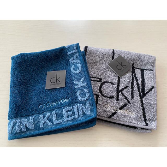 ck Calvin Klein(シーケーカルバンクライン)のCalvin Klein メンズタオルハンカチ2枚セット　タグ付き未使用 メンズのファッション小物(ハンカチ/ポケットチーフ)の商品写真