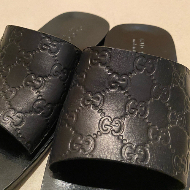 Gucci(グッチ)の【値下げ中】GUCCI メンズサンダル（黒）【正規品】 メンズの靴/シューズ(サンダル)の商品写真