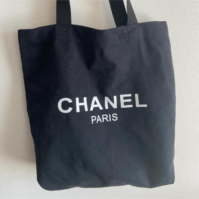 CHANEL(シャネル)のシャネルノベルティトートバッグ　正規品 レディースのバッグ(トートバッグ)の商品写真