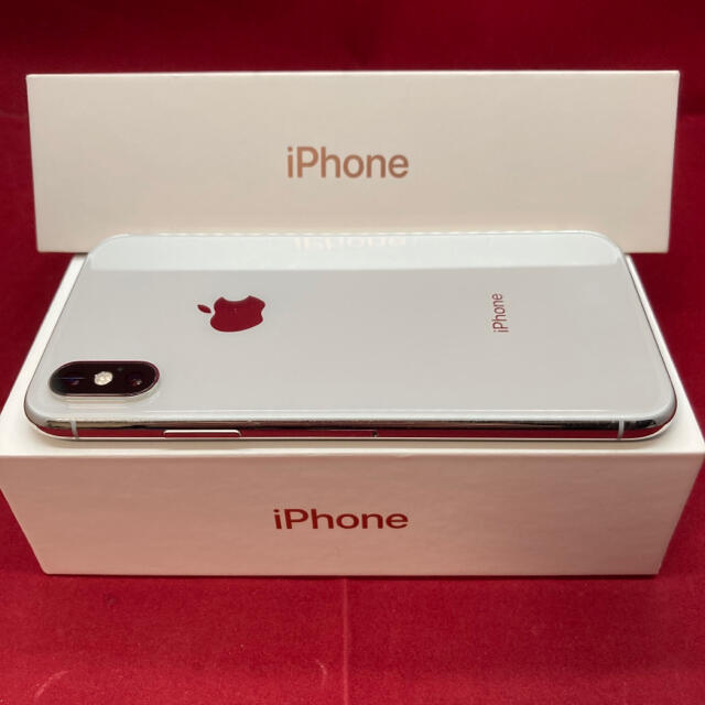 Apple(アップル)のSIMフリー iPhoneXS 64GB シルバー 美品 スマホ/家電/カメラのスマートフォン/携帯電話(スマートフォン本体)の商品写真