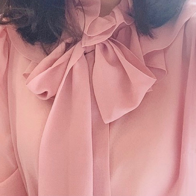 トップスfrill frill bowtie blouse/ pink/ akiki