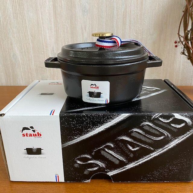 STAUB(ストウブ)の【273】ストウブ ミニ ココット ラウンド 12cm black インテリア/住まい/日用品のキッチン/食器(鍋/フライパン)の商品写真