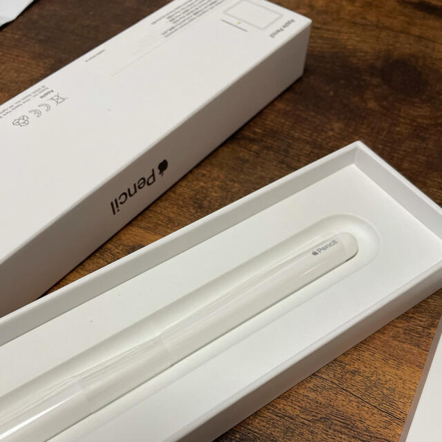 Apple(アップル)の【ポテト様専用】Apple Pencil 第二世代　新品未使用 スマホ/家電/カメラのPC/タブレット(PC周辺機器)の商品写真