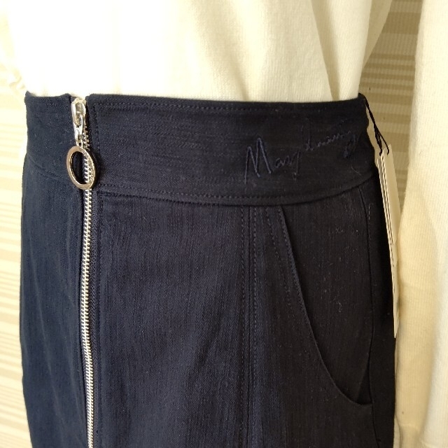 MARY QUANT(マリークワント)のタグ付き未使用品 マリークワント  フロントファスナー スカートネイビーM レディースのスカート(ひざ丈スカート)の商品写真