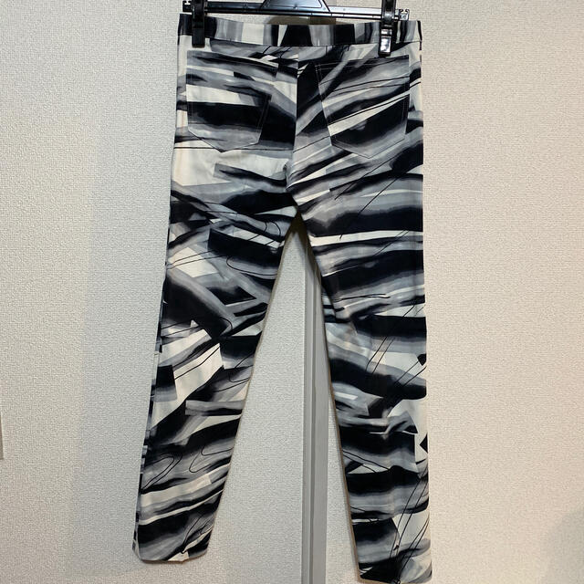 VERSACE ヴェルサーチェ 白黒ストレッチパンツ 新品⭐︎ 24/38 伊製 VERSACE ヴェルサーチェ 白黒ストレッチパンツ 【新品】 24/38 伊製