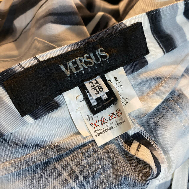 VERSACE ヴェルサーチェ 白黒ストレッチパンツ 新品⭐︎ 24/38 伊製 VERSACE ヴェルサーチェ 白黒ストレッチパンツ 【新品】 24/38 伊製